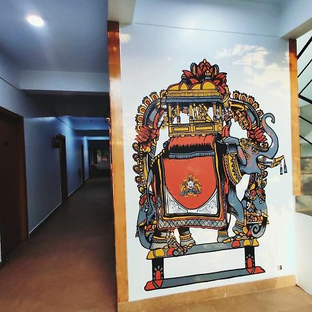 Raccoon Rooms Mysore Exteriör bild